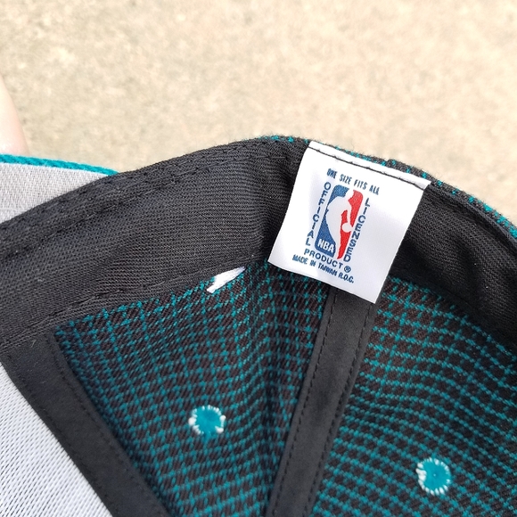 (NWT) Vintage Logo Athletic NBA Detroit Pistons Snapback Hat - Picture 9 of 10